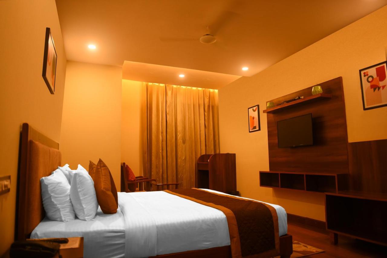 The Abhyudyam Ganga Hotel Haridwar Exterior photo